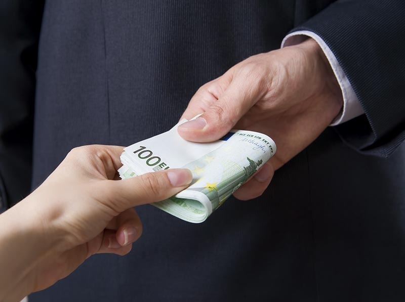 1 Bari: Millantato credito, assolto perchè il fatto non sussiste.