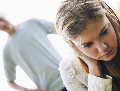 1 Ragazzine adescate con concorsi truffa da pedofili e ricattatori