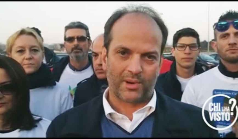 Bari: Fiaccolata contro la pedofilia e lo sfruttamento della prostituzione minorile